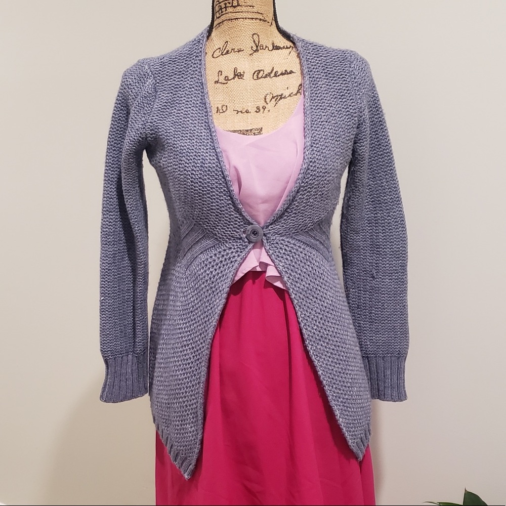 Hekla & Co single button sweater